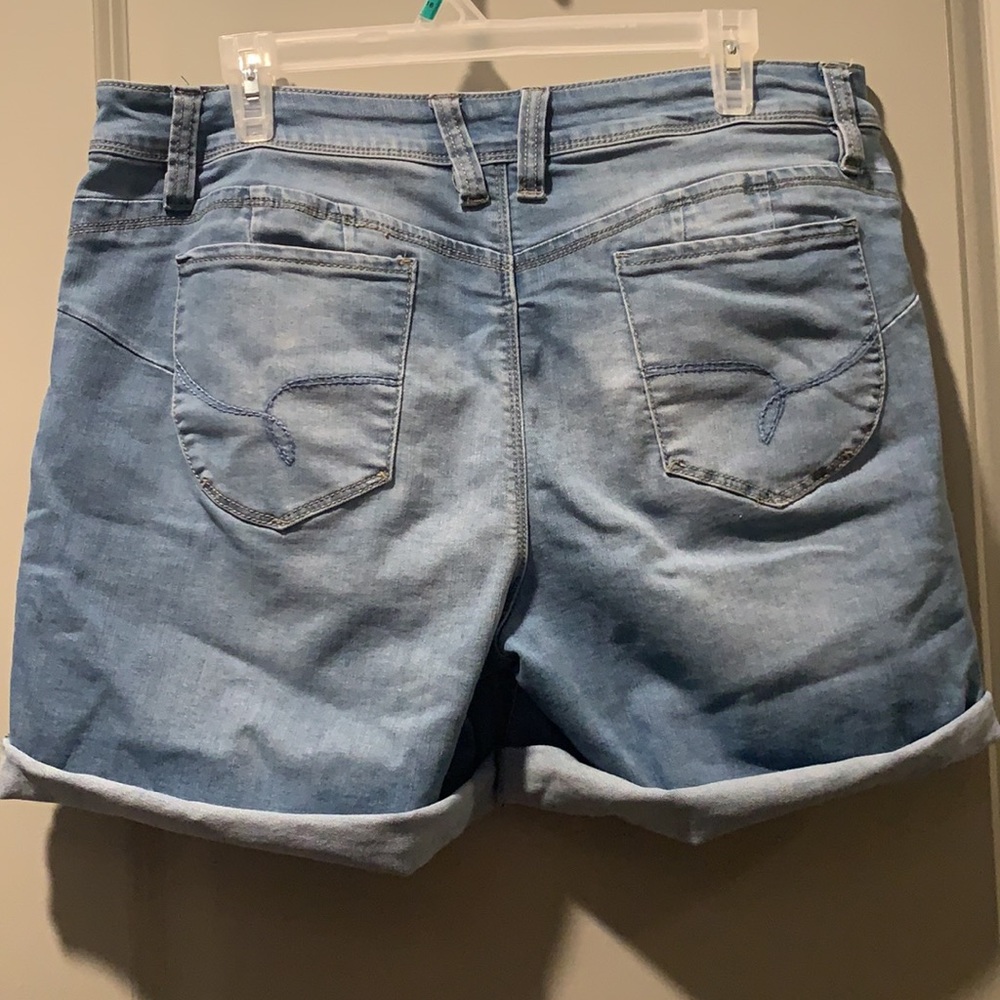 Royalty for Me jean shorts - Picture 2 of 4